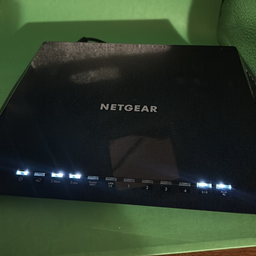 NETGEAR Nighthawk AC2600 Smart WiFi Router (R7450) - Picture 7 of 12